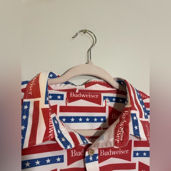 Men’s Budweiser Short Sleeve Button Down with Back Beer Pocket - Picture 3 of 6